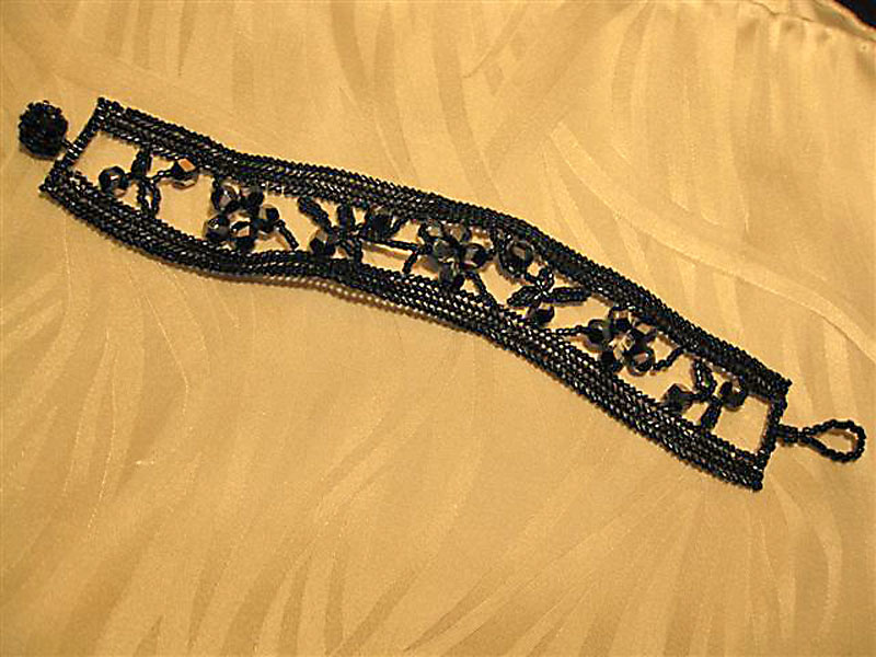 Schw. Armband Fischgraetm.